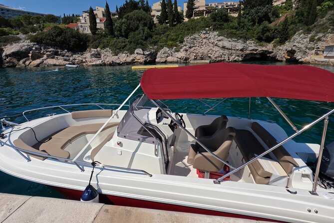 Private Speedboat Tour- Blue cave, sandy beaches and snorkelling - Koločep and the Blue Cave