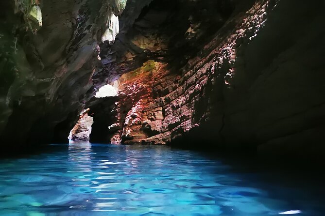 Private Speedboat tour to Sakarun Bay and Golubinka cave - Snorkeling by the Lagnići Shipwreck