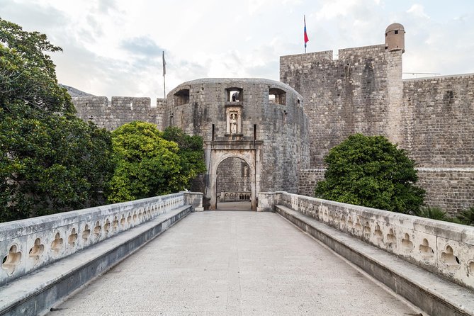 Private Tour: Panoramic Dubrovnik Tour Including Old Town Walking Tour - Palaces, churches, and Dubrovnik’s civic center