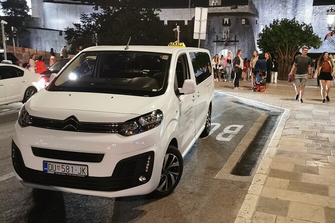 Private Transfer by 8 seats van from and to Dubrovnik Airport - Why WhatsApp contact is a real advantage