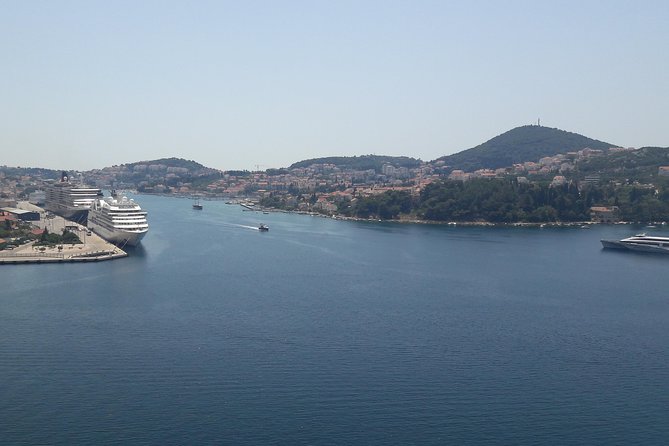 Private transfer from Split to Dubrovnik with side-trip to Ston - The changing views between Split and Dubrovnik