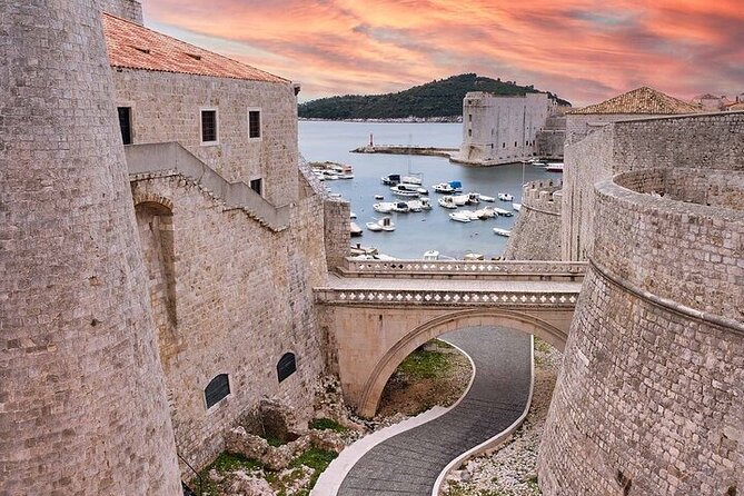 Private transfer: Split to Dubrovnik with side-trip to Makarska - One hour in Makarska