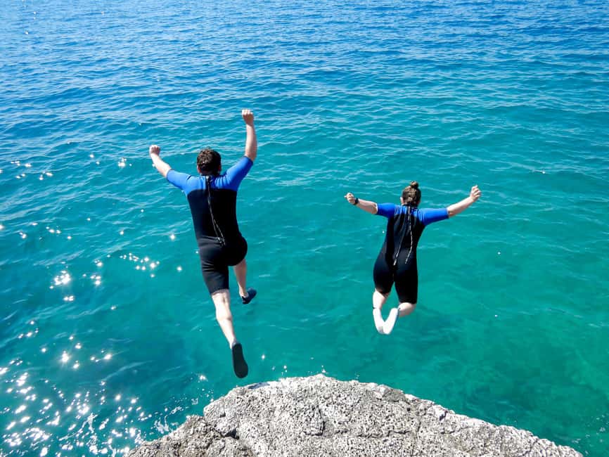 Pula: 3-hrs Kayak, Cliffs & Snorkeling Small Group Adventure - Friendly Guides and a Small Group Feel