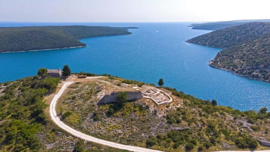 Pula and Rovinj: BUGGY SAFARI 1, 2 & 4 H - The two-hour Rovinj route adds Turnina Castle