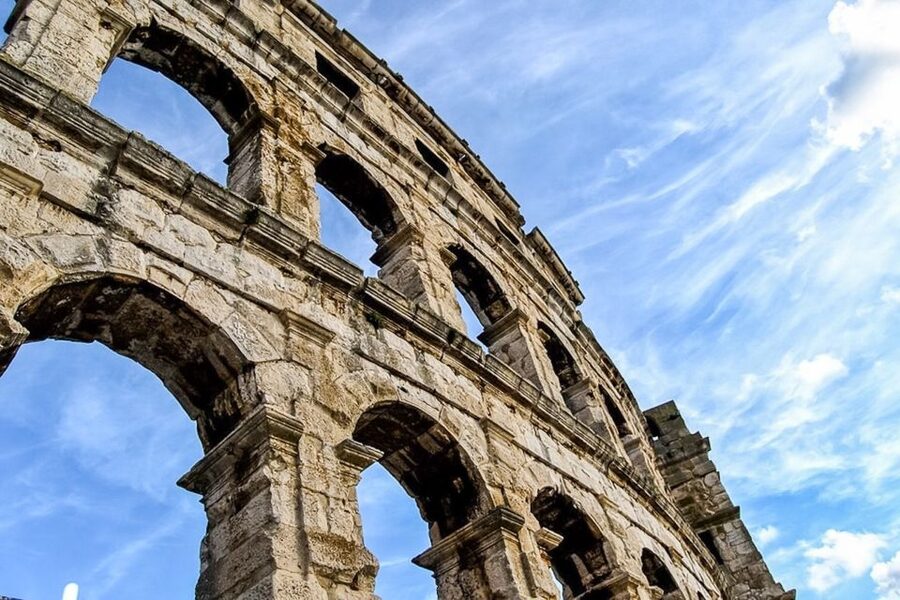 Pula: Arena Entrance Ticket - QR codes, audio, and self-guided information