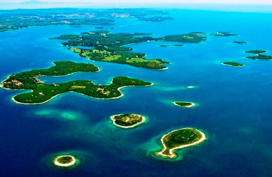 Pula: Brijuni National Park Tour with Island Visit - The meal and drinks onboard