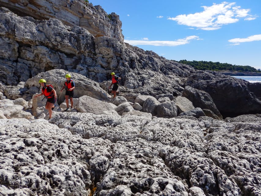 Pula: Coasteering Adventure with Guide and Photos - Who should book this Pula adventure?
