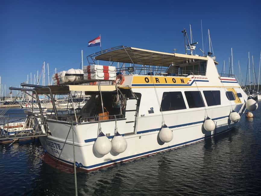 Pula: Dolphin Watching Sunset Cruise with Dinner & Drinks - Key points to know before you book