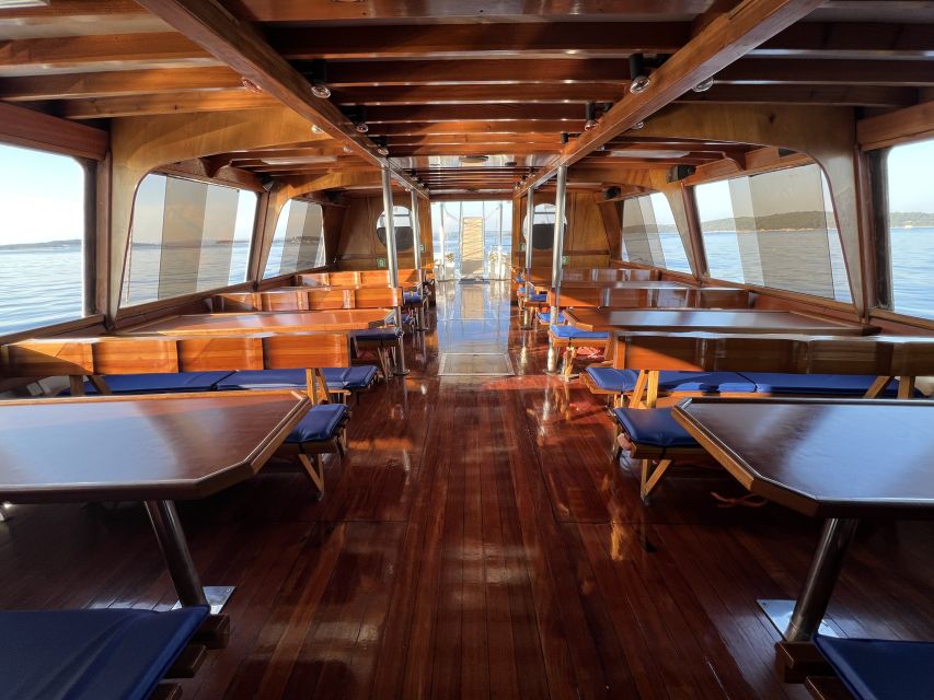 Pula: Dolphin Watching Sunset Cruise with Dinner & Drinks - Who will enjoy this cruise most