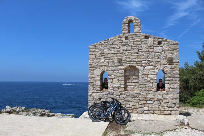 Pula Highlights Bike Adventure - Verudela Canyon and the optional cliff jump