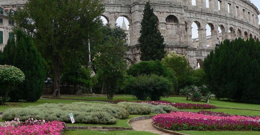 Pula: Historic Walking Tour with Local Guide & City Views - Key points at a glance
