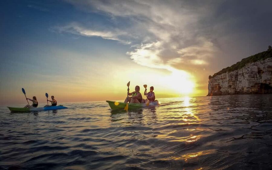 Pula: Kayaking,Snorkeling, Cliff jumping Tour with Wetsuit - The 25-minute safety briefing in Pula