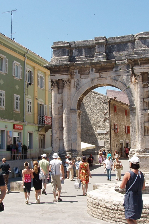 Pula: Old Town Walking Tour for Foodies with Dinner and Wine - Key Points At a Glance