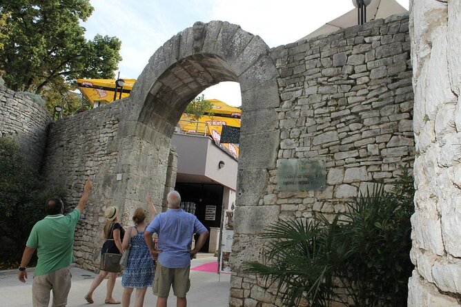 Pula Private 2-Hour Guided Walking Tour - Pula Market and a taste of local daily life