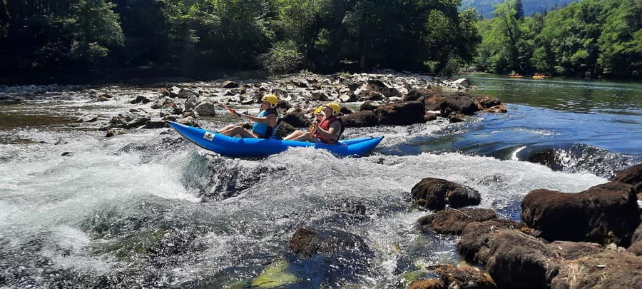 Rafting/Kayaking adventure river Kupa - The swimming and cliff-jumping break