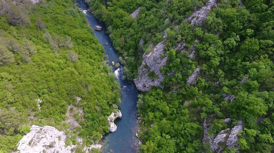 Rafting on the Cetina river - What the guides add to the experience