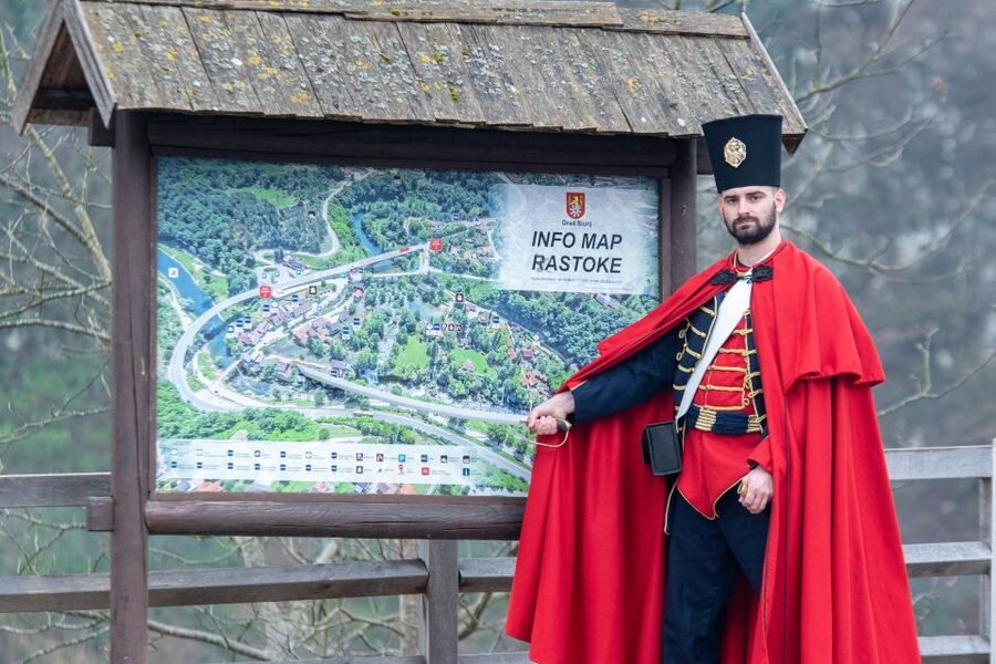 Rastoke Tour Guide - Meeting at Entrance 1 and getting oriented