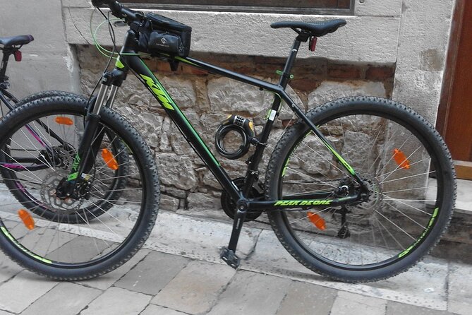 Rent a Bike in Zadar - Helmet, Lock and city map included - Picking up your bike at Ul. Špire Brusine 8