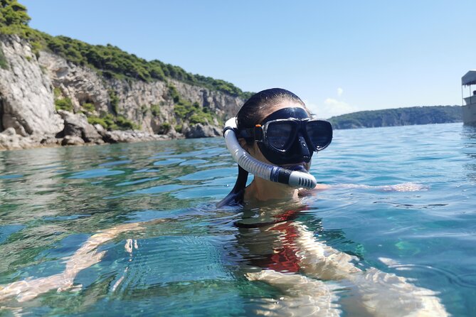 Rent a luxury speed boat for great fun on this Elaphiti Islands tour - Leaving from Yacht Club Orsan