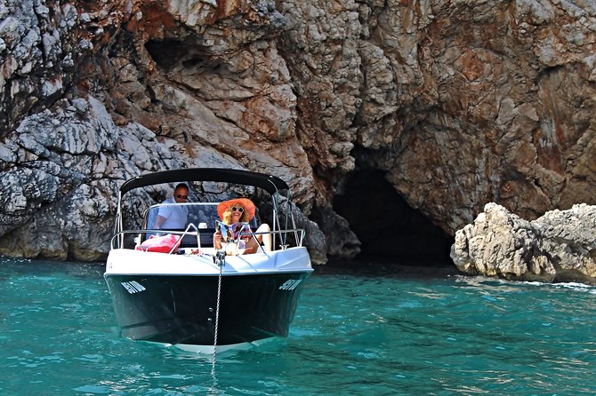 Rent a speed boat and explore beaches and coves of Elaphiti Islands - The essentials at a glance