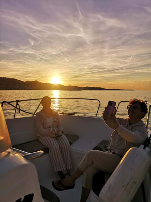 Romantic Sunset tour around Zadar with Drinks - The first minutes on the Adriatic