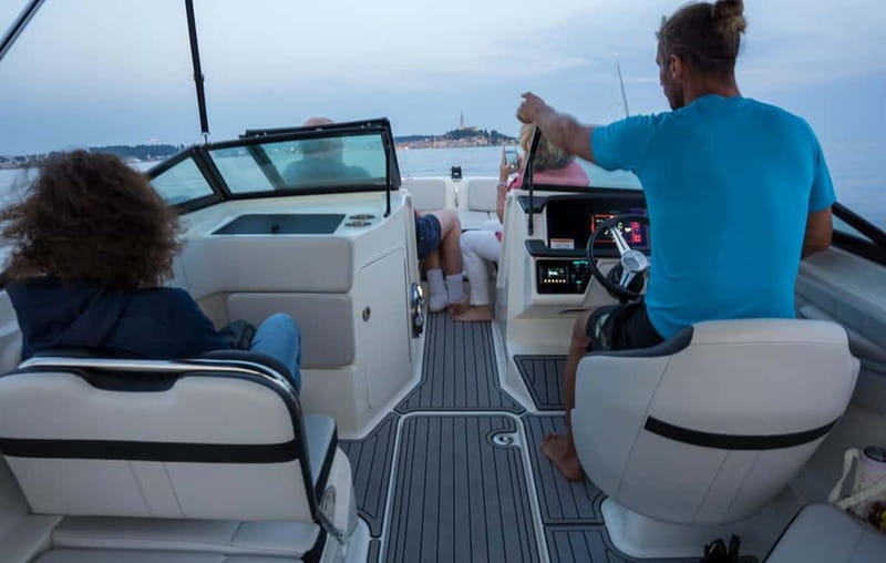 Rovinj: Dolphin Watching Sunset Speedboat Tour with Drinks - Getting to the boat without a last-minute scramble