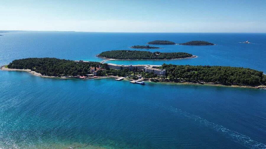 Rovinj: Red Island and Pirate Cave speedboat tour - Who should book this morning on the water