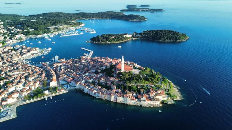 Rovinj: Red Island and Pirate Cave speedboat tour - Boarding near Villas Rubin or Valdibora