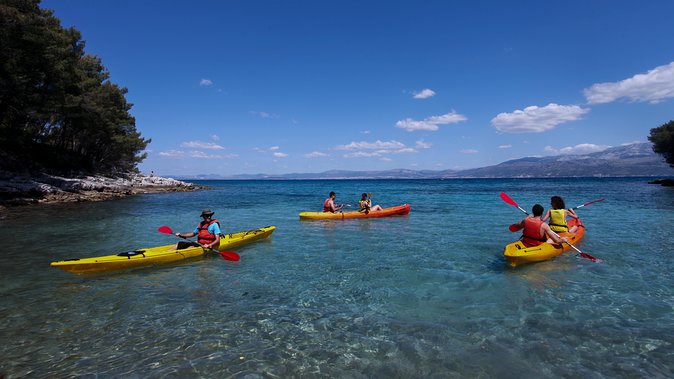 Sea kayaking Postira - Lovrečina (St.Lovre, archaeological site) - A beach stop for swimming and snorkeling