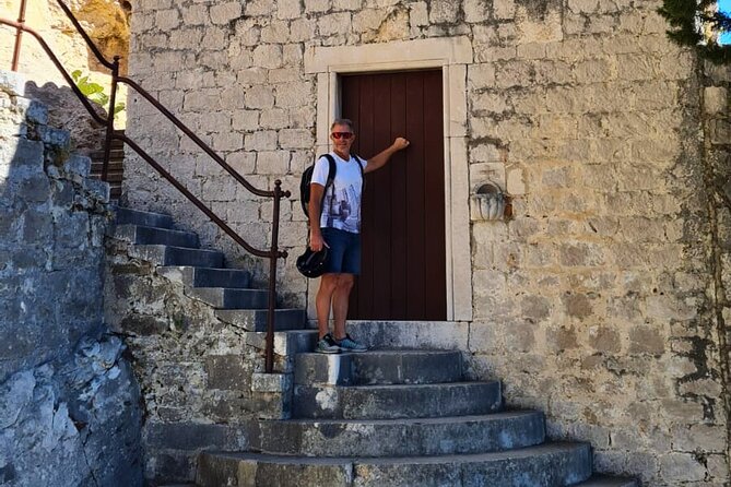 Secret Marjan Park Hiking Tour in Split - Pine shade and a calmer side of Marjan