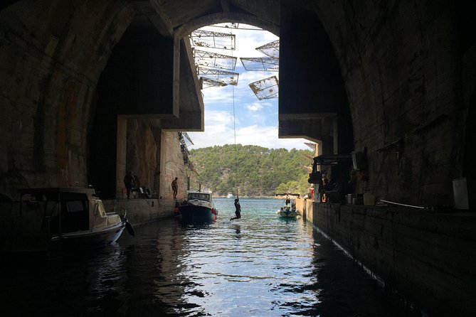 Secrets of Brac and Solta - Off the Beaten Track Croatia - 9:00 a.m. departure and the coffee stop in Milna
