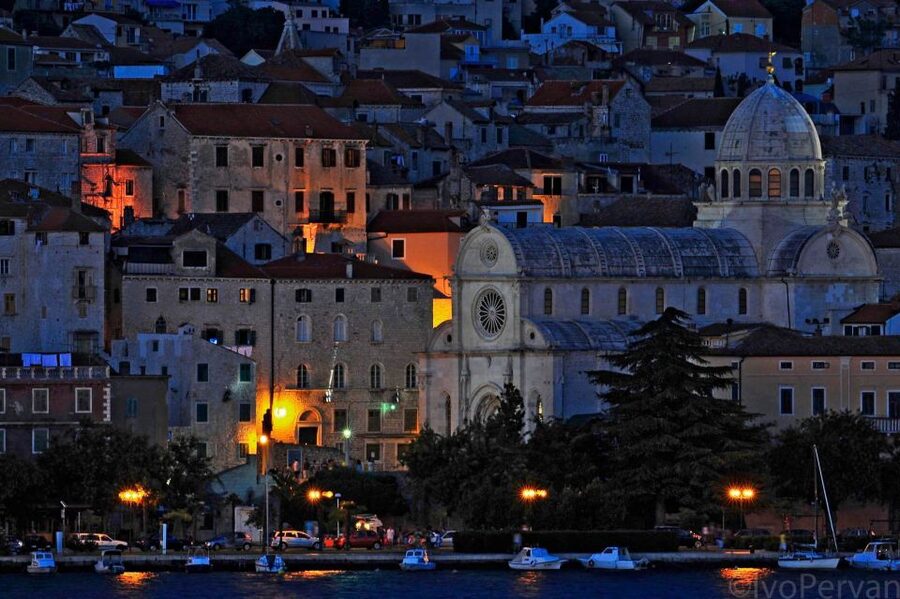 Sibenik: Guided Evening Walking Tour - Saint Barbara’s four bells and smaller surprises