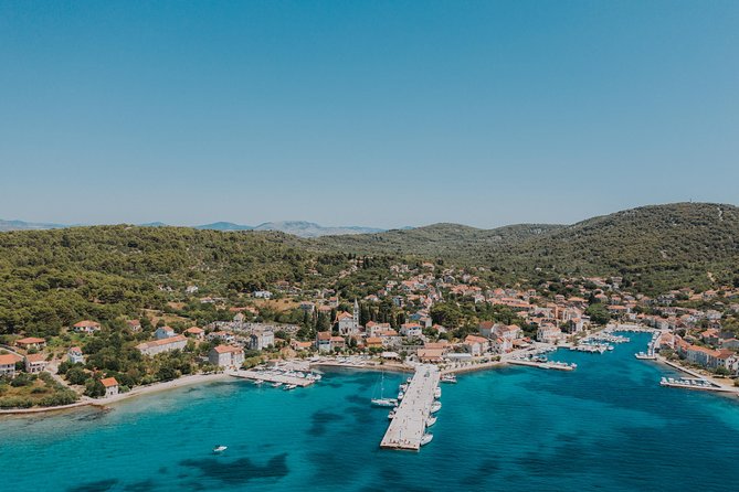 Šibenik Riviera boat tour: Zlarin + Prvić + Tijat - Leaving Šibenik on a small speedboat