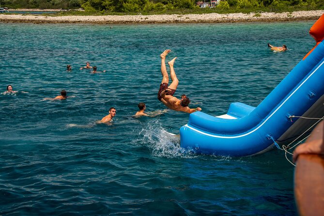 Slatine - Island Hopping Excursion (Trogir/Blue Lagoon/Shipwreck) - Crowding, Seating, and Boat Comfort