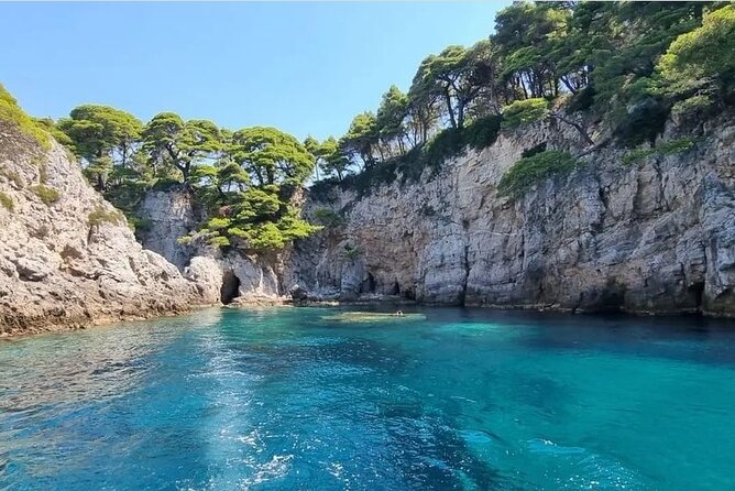 Speed Boat Tour to Elaphiti Caves and Sandy Beach from Dubrovnik - Cruising Koločep reveals the quieter side of Dubrovnik