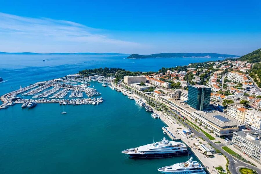 Split: 1.5-Hour Walking Tour and Diocletian's Palace - Guides and the human side of Split