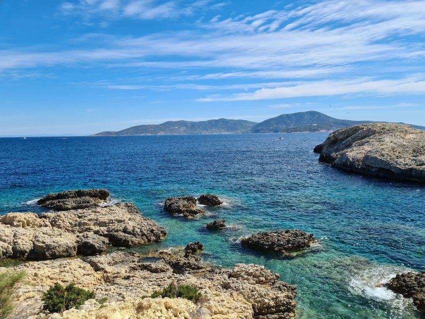 Split: Bisevo, Vis, and Hvar Boat Tour with Snorkel Stops - The 7:30 meeting at Fruit Square