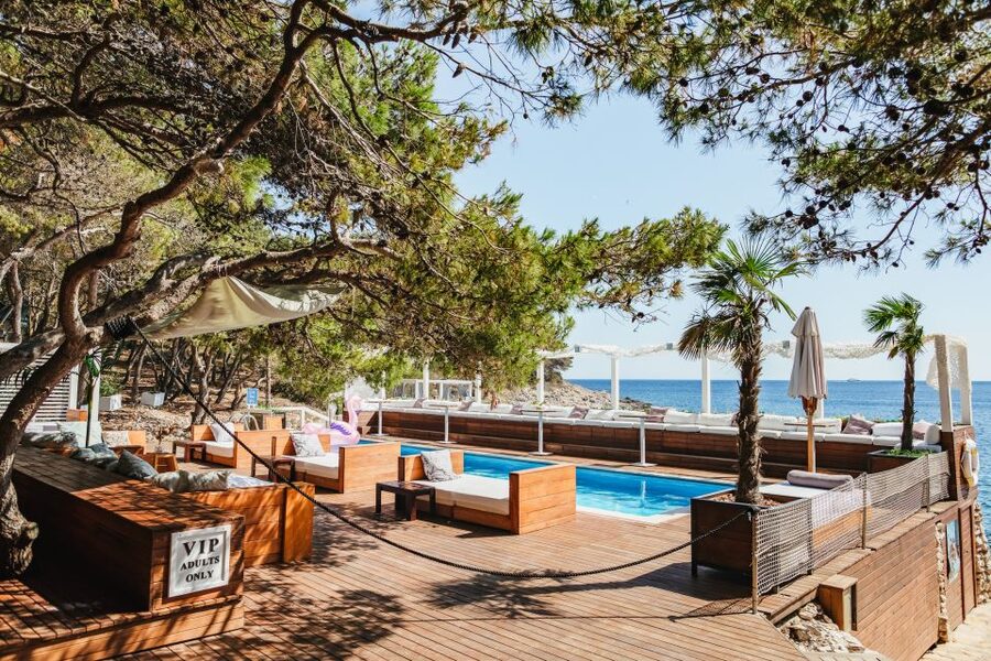 Split: Blue Cave, Vis & Hvar Full-Day Trip by Speedboat - Budikovac offers the day’s longest swim
