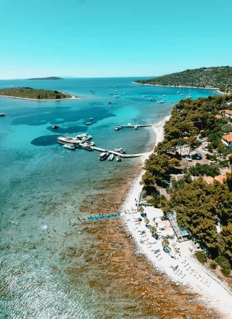 Split: Blue Lagoon & 3 Islands Speedboat Tour - Crew, group size, and the feel of the day