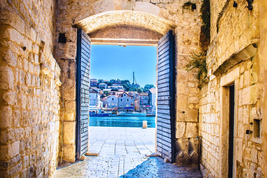 Split: Blue Lagoon & 3 Islands Speedboat Tour - Small group - What the $67 price really covers