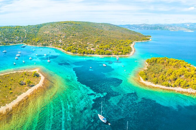 Split: Blue Lagoon & 3 Islands Speedboat Tour - Small group - Labadusa Beach in high summer