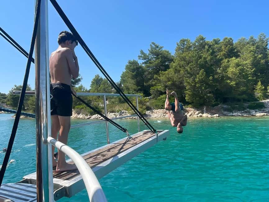 Split: Blue Lagoon and Šolta Boat Tour with Lunch and Drinks - Key points to know before booking