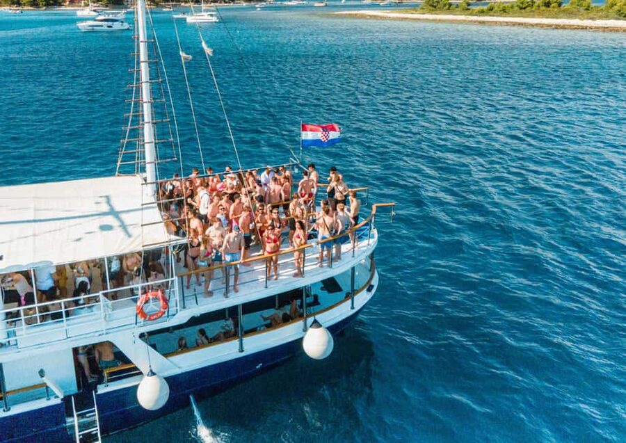 Split: Blue Lagoon Boat Party with Slide, Dj and After Party - Check-In at Inbox Bar and Boarding