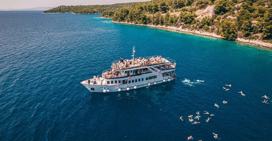 Split: Blue Lagoon, Shipwreck and Šolta with Food and Drinks - Is $74 good value?