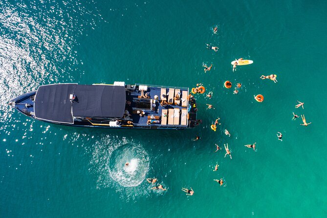 Split: Blue Lagoon & Šolta Tour with Lunch & Drinks - At a glance