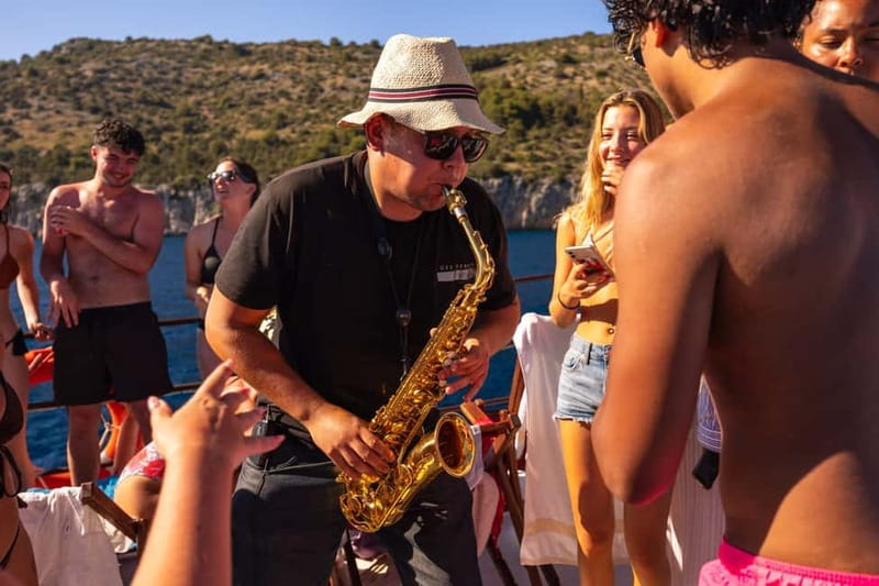 Split: Blue Lagoon Underwater Museum Tour w/Lunch & Drinks - Should you book the Split pirate boat cruise?