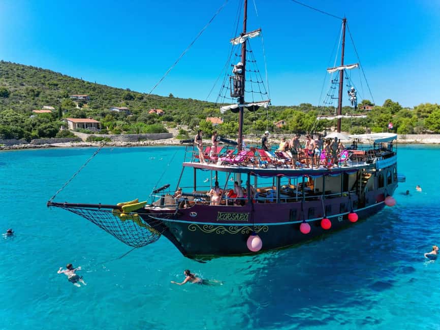 Split: Blue Lagoon Underwater Museum Tour w/Lunch & Drinks - Lunch arrives while the boat is under way