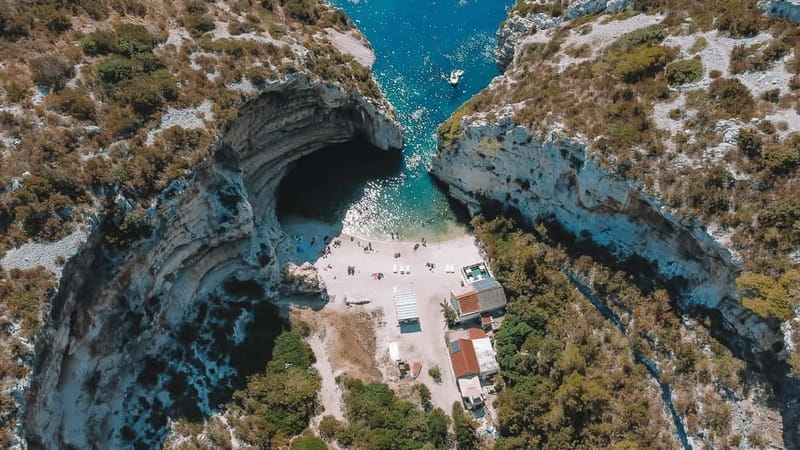 Split: Boat Tour to Blue Cave, Vis, Blue Lagoon, Hvar, Brač - Stiniva Cove on Vis