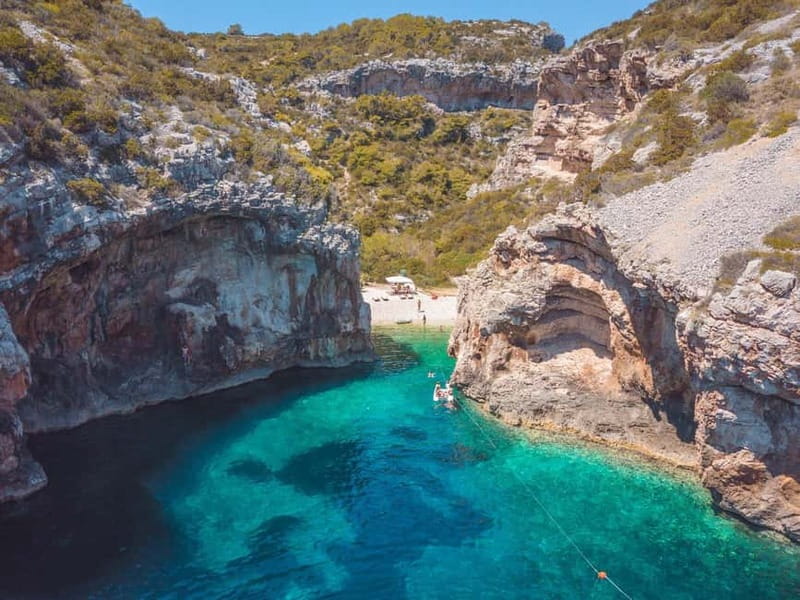 Split: Boat Tour to Blue Cave, Vis, Blue Lagoon, Hvar, Brač - The Boat, Crew, and Group Size