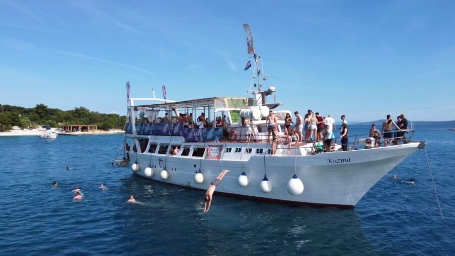 Split: Captain’s Boat Party – Blue Lagoon, DJ & Free Shots - What the crew adds to the day